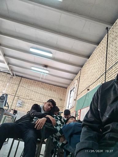 عکس هنرستان فنی وحرفه ای پسران نعیم