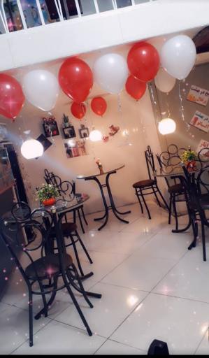 عکس کافه تریا رنگارنگ