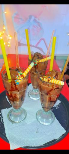 عکس کافه تریا رنگارنگ