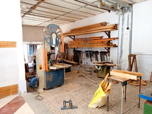 عکس کارگاه نجاری آقای چوب