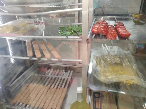 عکس تهیه غذای آذرخش 