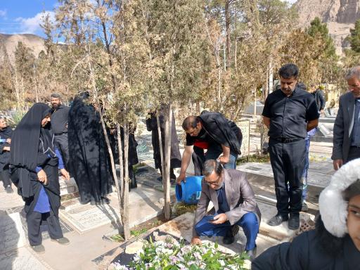 عکس مزار فاطمه ایران منش