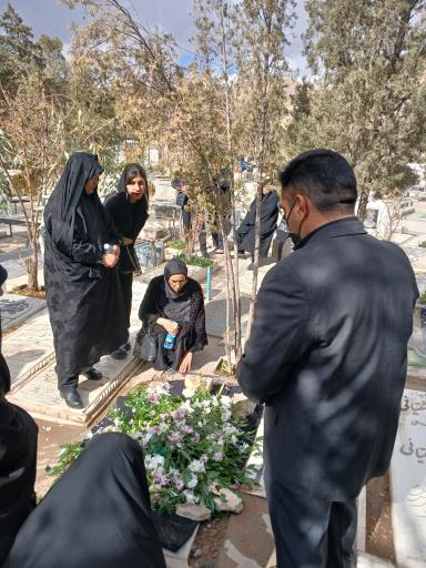 عکس مزار فاطمه ایران منش