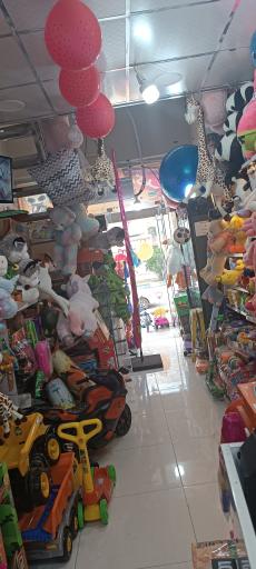 عکس اسباب بازی فروشی جوکر