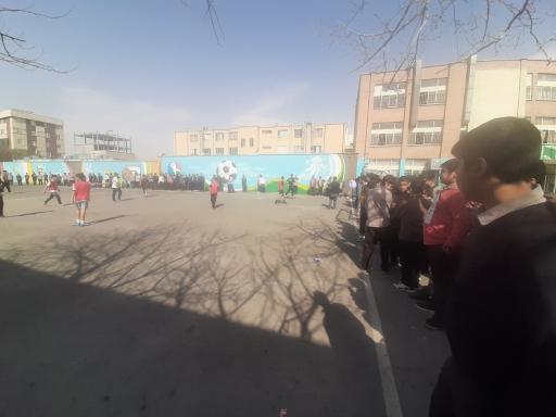 عکس زمین فوتبال دبیرستان ایثار 