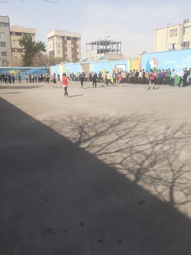 عکس زمین فوتبال دبیرستان ایثار 