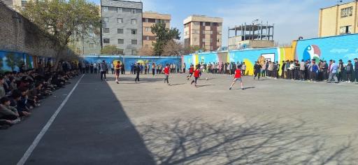 عکس زمین فوتبال دبیرستان ایثار 