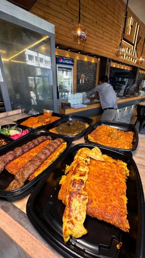 عکس رستوران و فست فود بیرون بر چنگال