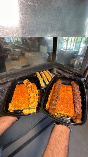 عکس رستوران و فست فود بیرون بر چنگال