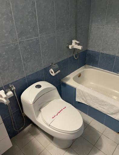 عکس هتل بزرگ بام بروجن