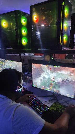 عکس گیمنت یونیک