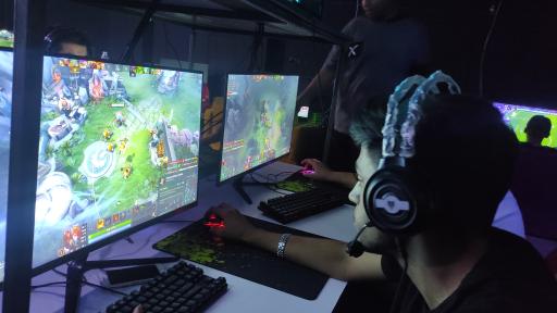 عکس گیمنت یونیک