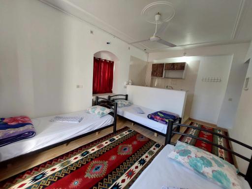 عکس عمارت بومگردی هوربانو