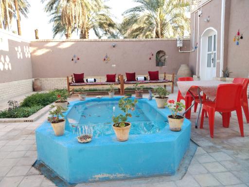 عکس عمارت بومگردی هوربانو