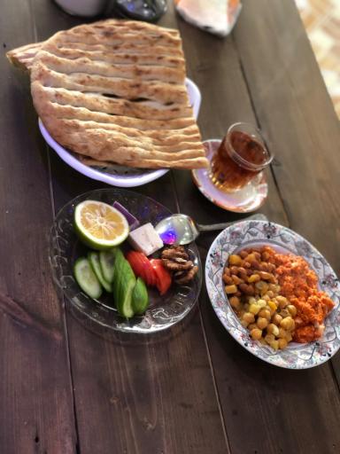 عکس صبحانه سرای گیلان