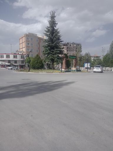 عکس میدان دانش