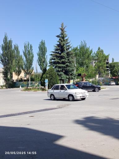 عکس میدان دانش