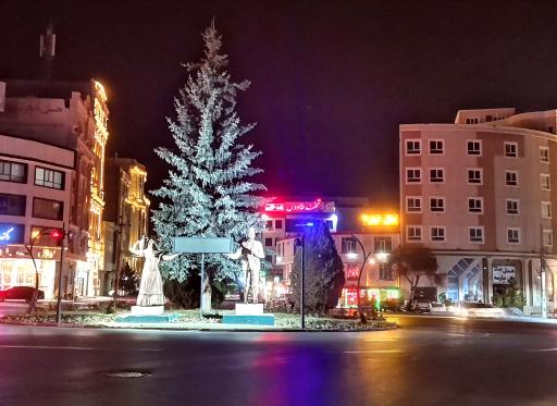عکس میدان دانش