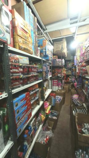 عکس عمده فروشی اسباب بازی شکری