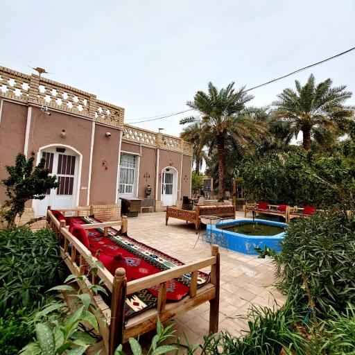 عکس عمارت بومگردی هوربانو