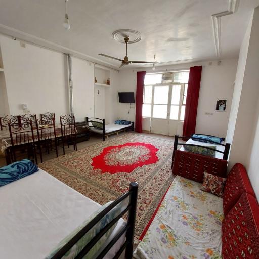 عکس عمارت بومگردی هوربانو