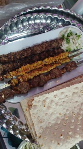 کبابی خاتون 