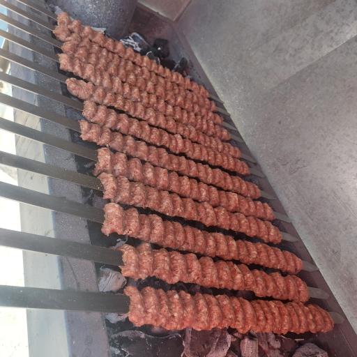 کبابی خاتون 