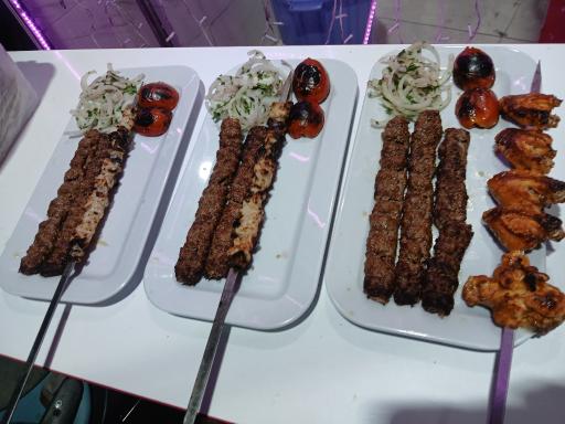 کبابی خاتون 