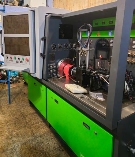 عکس سرویس پمپ و انژکتور دیزل تکنوتک