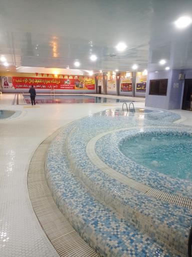 عکس استخر شهرداری ۲ هشتگرد 