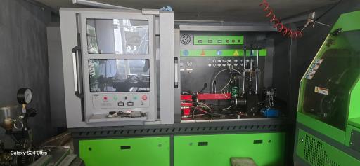 عکس سرویس پمپ و انژکتور دیزل تکنوتک