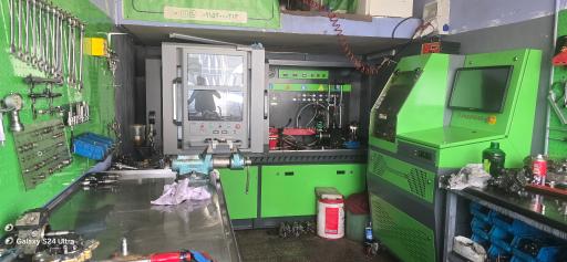 عکس سرویس پمپ و انژکتور دیزل تکنوتک