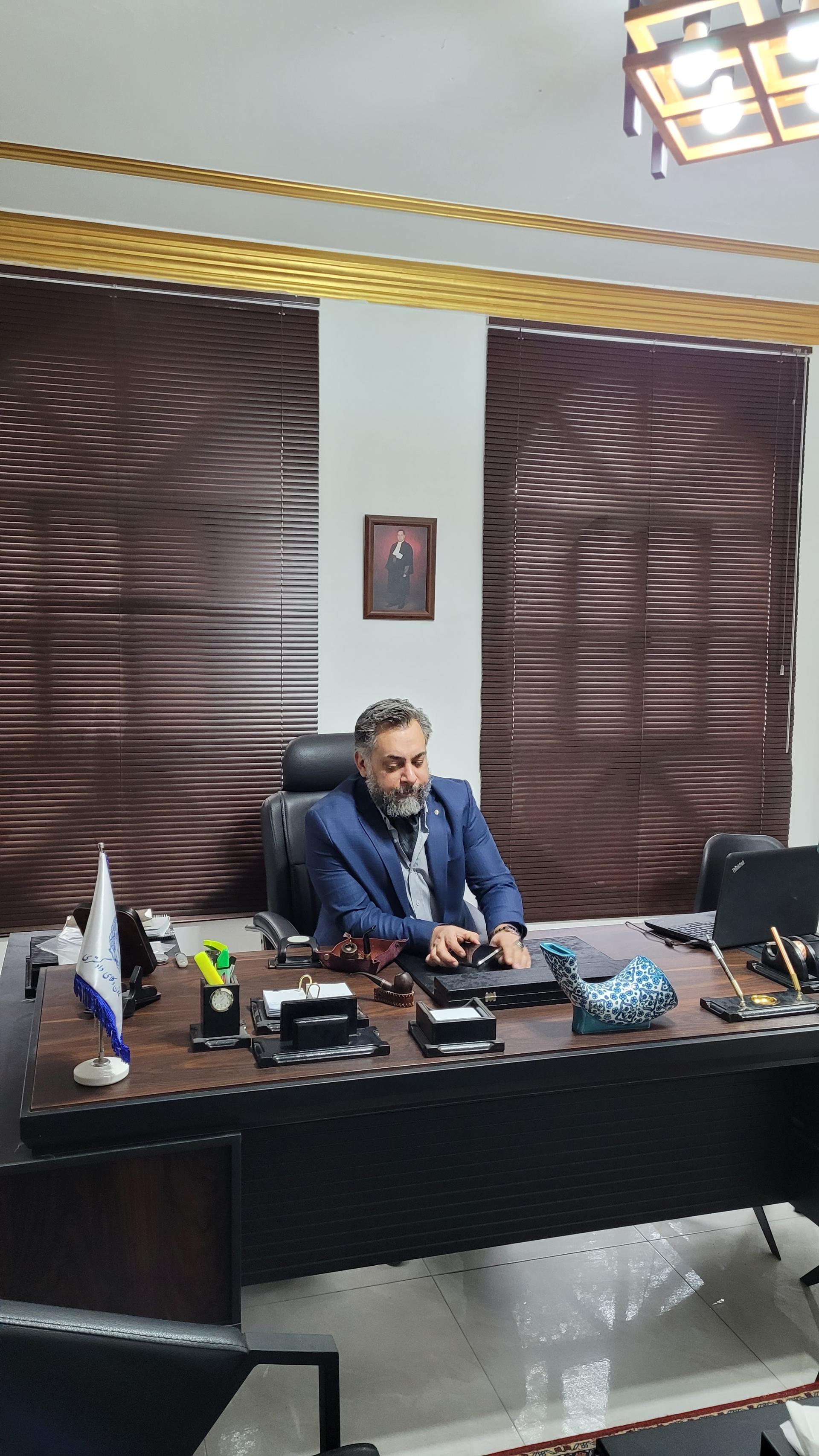 عکس دفتر وکالت حمیدنفیسی