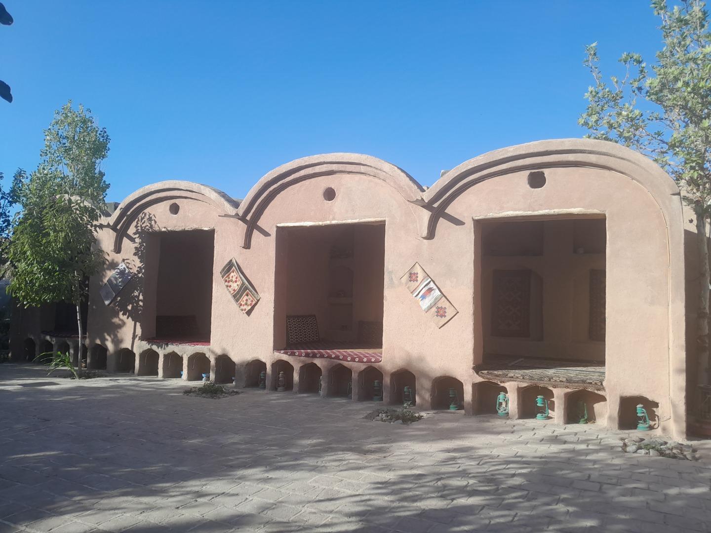 عکس اقامتگاه بومگردی عمارت ورجاوند