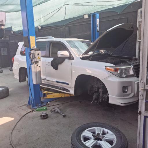 عکس تعمیرگاه مجاز تویوتا و لکسوس تویوتا آسیا