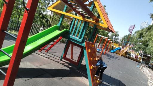 عکس زمین بازی کودکان