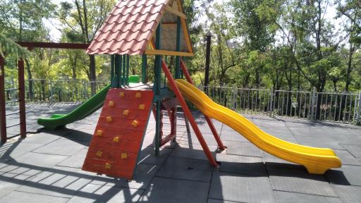 عکس زمین بازی کودکان