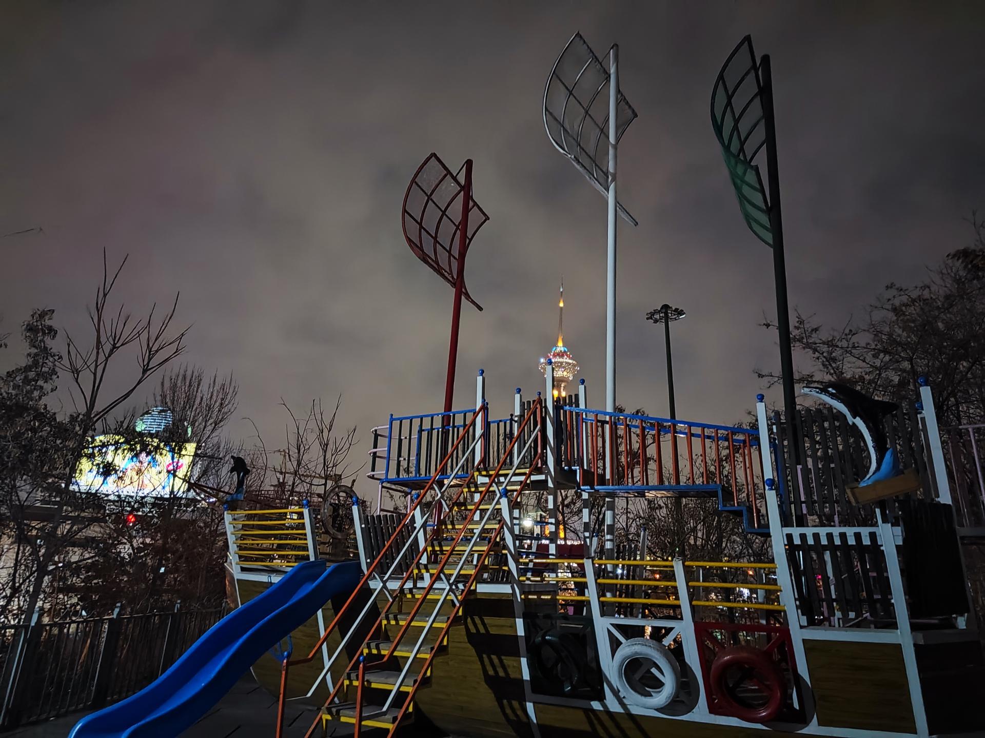 عکس زمین بازی کودکان