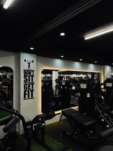 عکس باشگاه بدنسازی و هوازی لاریسا