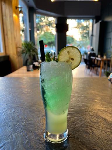 بستنی و آبمیوه گلابی