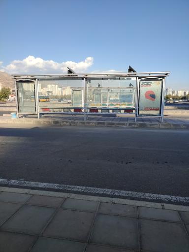 عکس ایستگاه اتوبوس پایانه دریاچه تخلیه