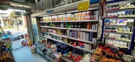 عکس فروشگاه دخانیات و سوپر مارکت شقایق
