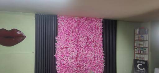 عکس مرکز پوست و لاغری حورا