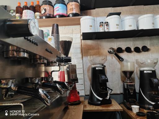 عکس کافه بین راهی