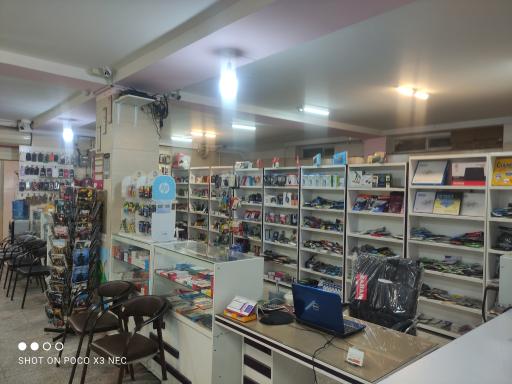 عکس کامپیوتر و موبایل تیراژه