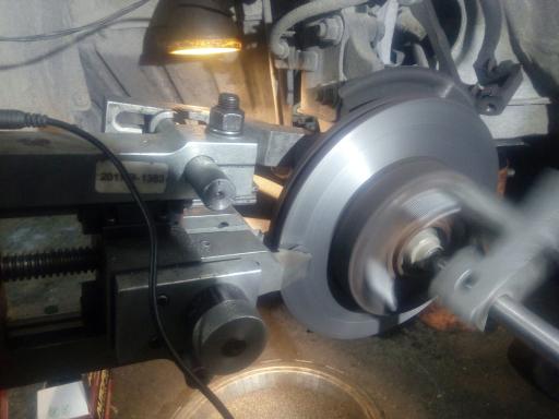 عکس تعویض روغن دقت