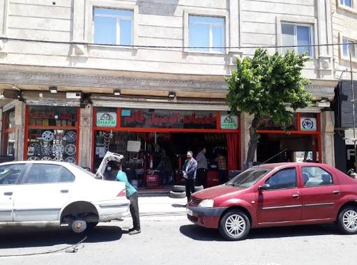 خدمات اتومبیل قائم (لاستیک، رینگ و تعویض روغن)