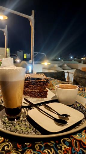 عکس کافه رستوران کاریزما