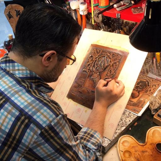 عکس کارگاه چرم دوزی فتحی