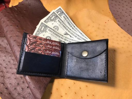 عکس کارگاه چرم دوزی فتحی